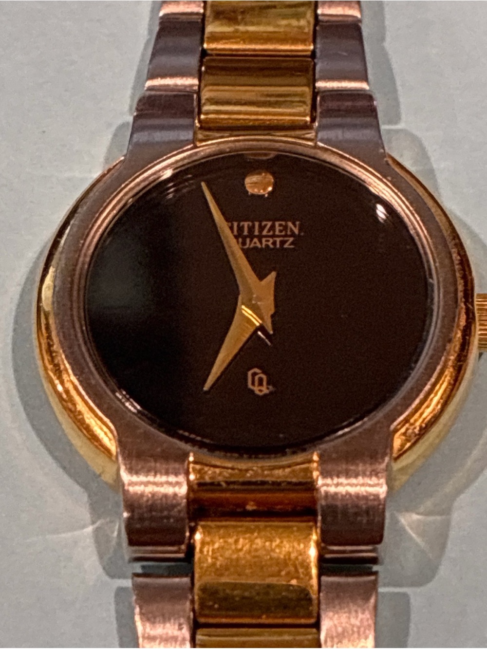 Vintage Citizen Womens 3220-K03755 Quartz Watch 2 Tone Bracelet Band Black Dial